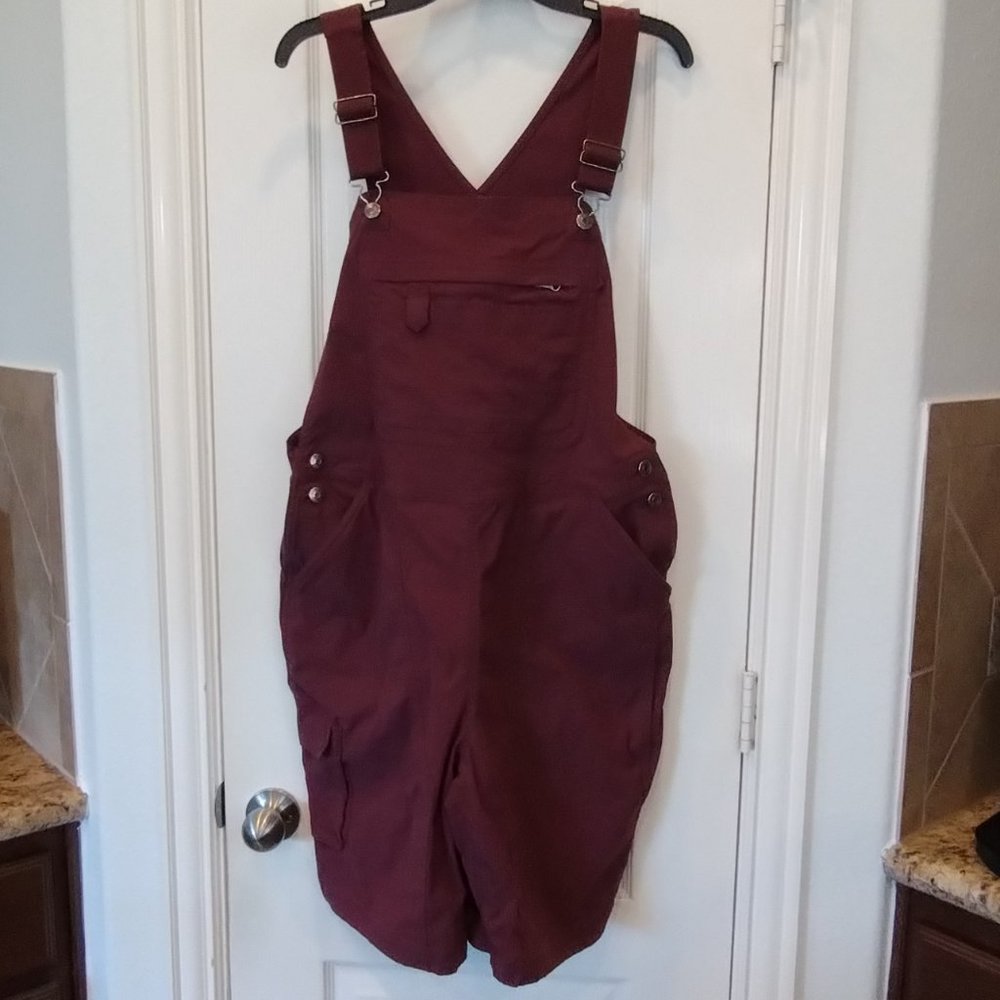 Duluth Trading Co Heirloom Short Overalls Burgundy Size L